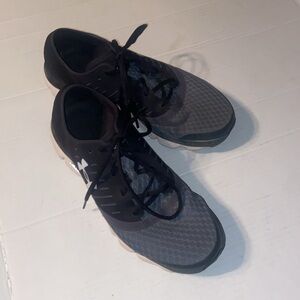 Under Armour Speed Form black and dark gray sneakers size USA 10